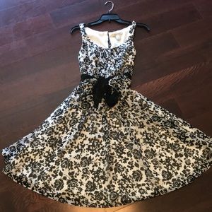White House Black Market dress size 2